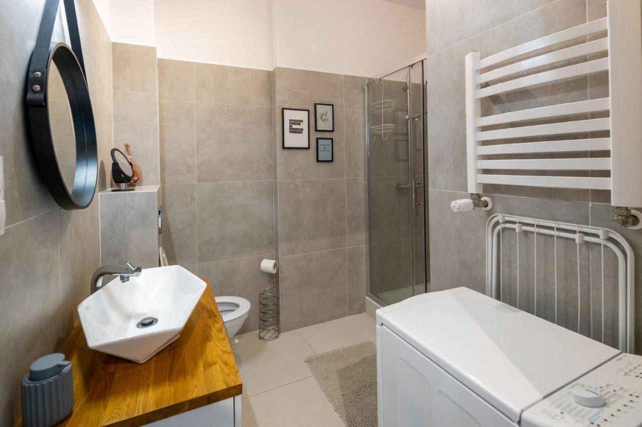 Apartament Zakatek Z Miejscem Parkingowym Bielsko-Biała Buitenkant foto